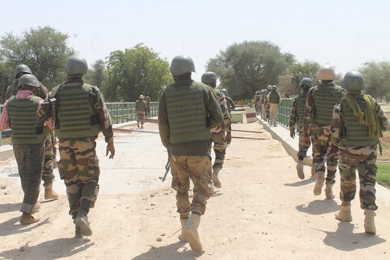 Des soldats de l'opération Niya sur le terrain