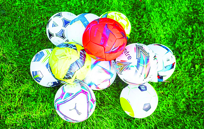 Des ballons de football